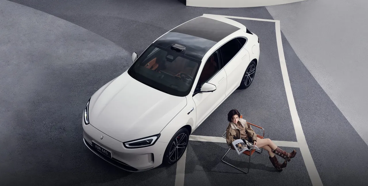 AITO M5 EV Ultra RWD — الواجهة الأمامية
