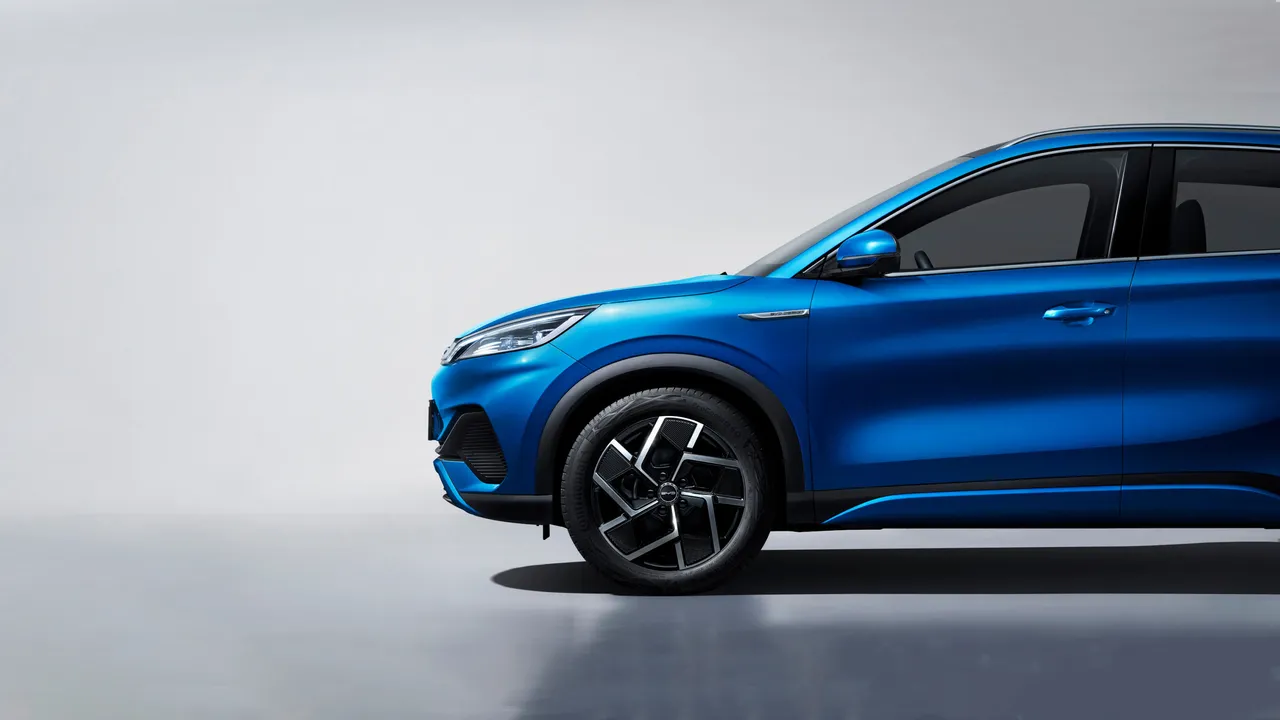 BYD Atto 3 430 — التصميم الجانبي