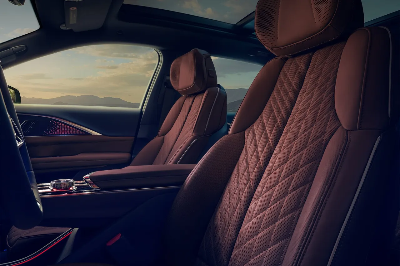 Cadillac Lyriq — المقصورة