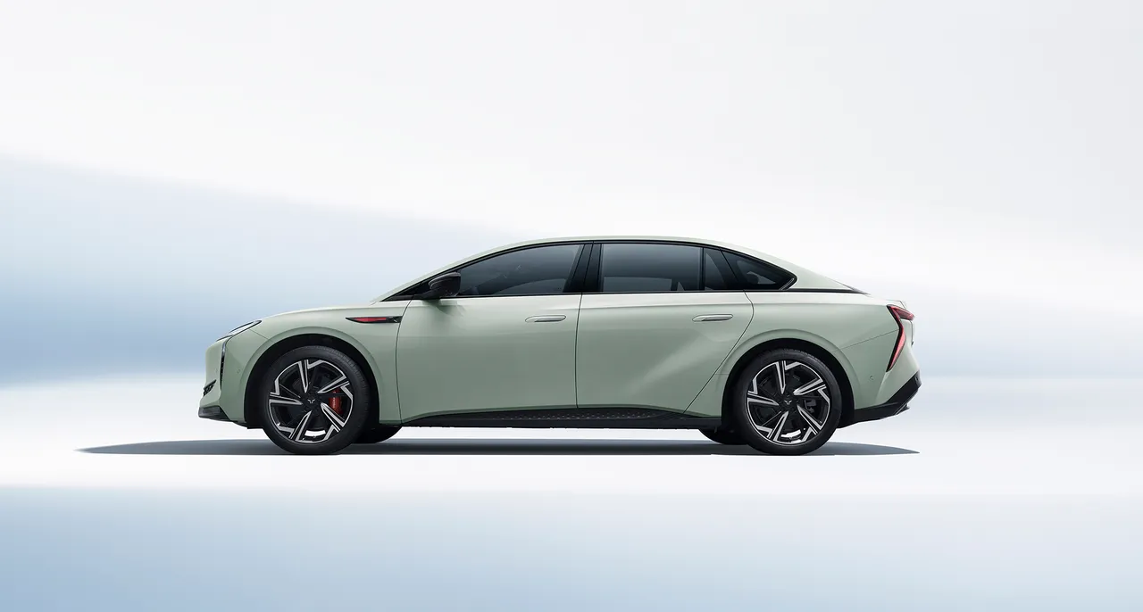 Hongqi EH7 600 Pro — التصميم الجانبي