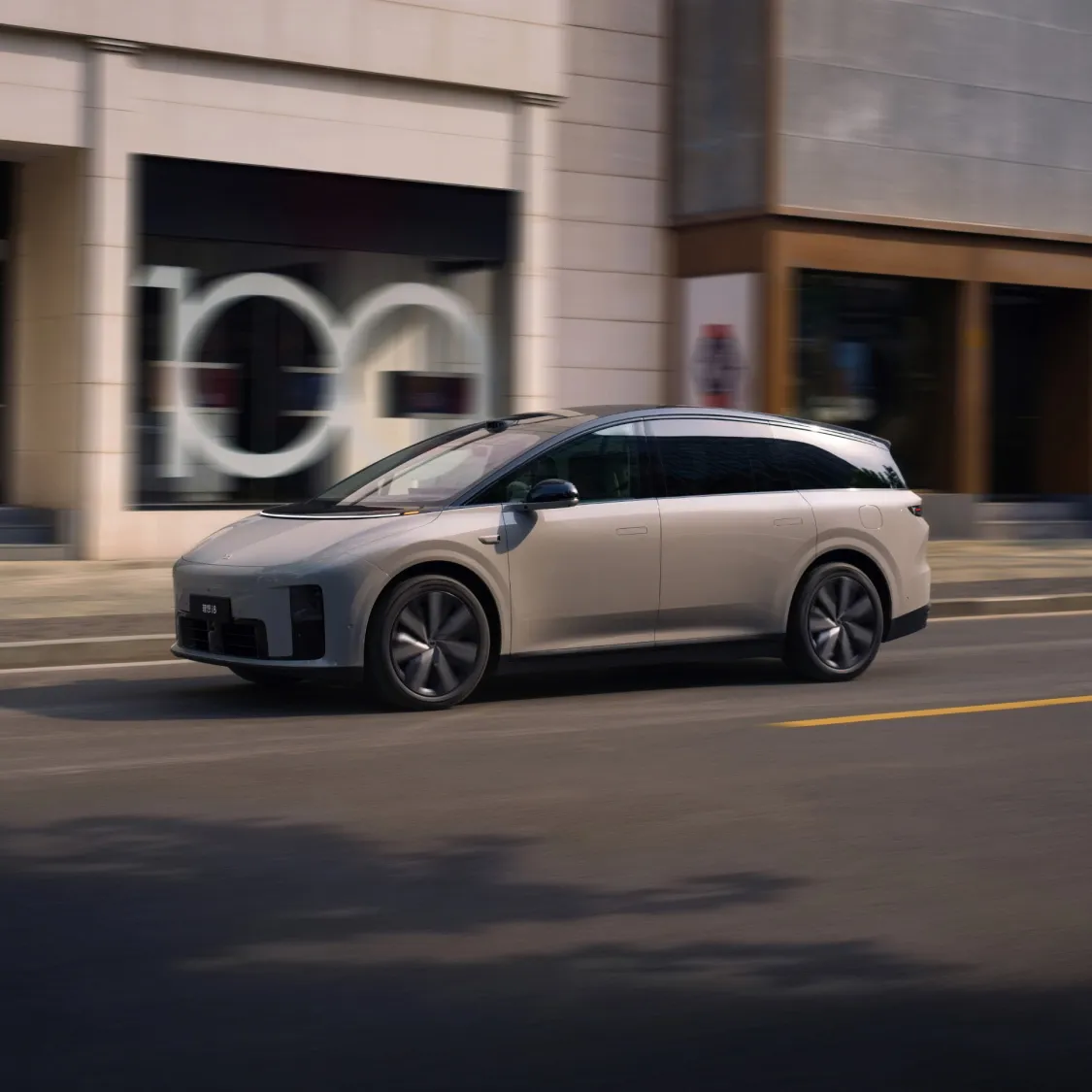 Li Auto i8 — تفاصيل السيارة