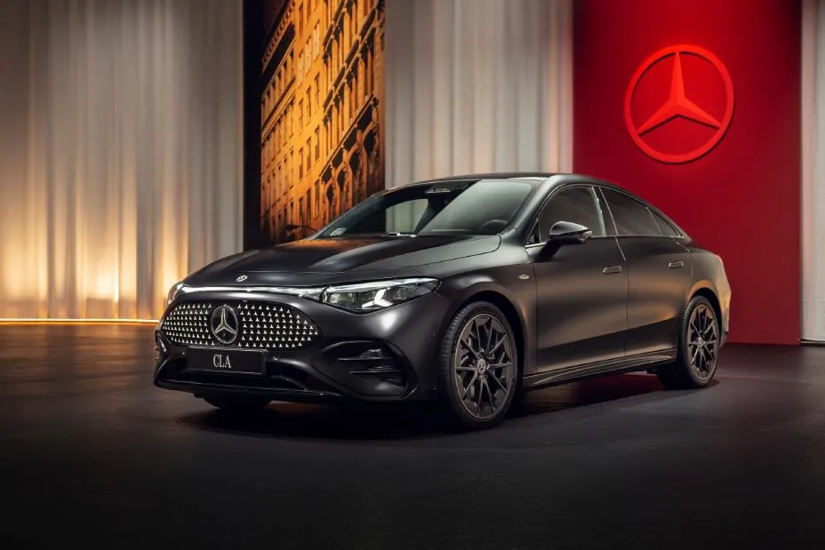 Mercedes-Benz CLA 250+ with EQ Technology — تفاصيل السيارة