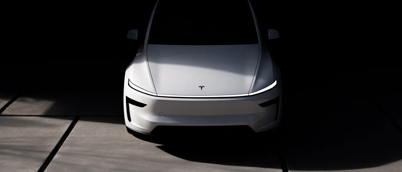 Tesla Model Y — الواجهة الأمامية